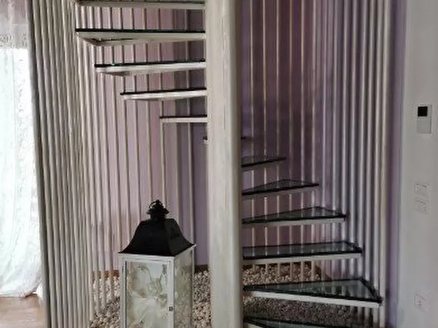 Immagine 4 di Villa in vendita  a Montefiascone