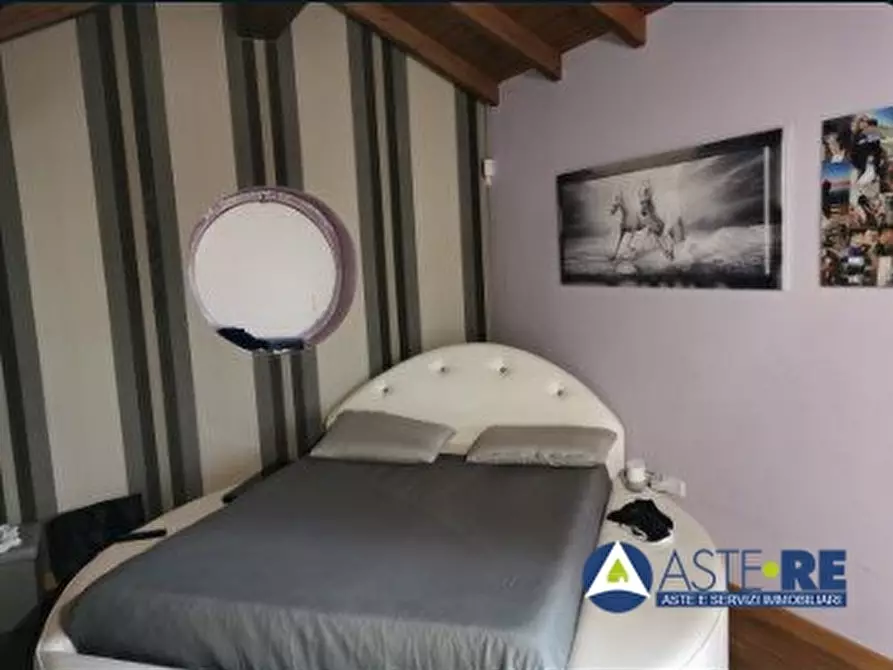 Immagine 5 di Villa in vendita  a Montefiascone