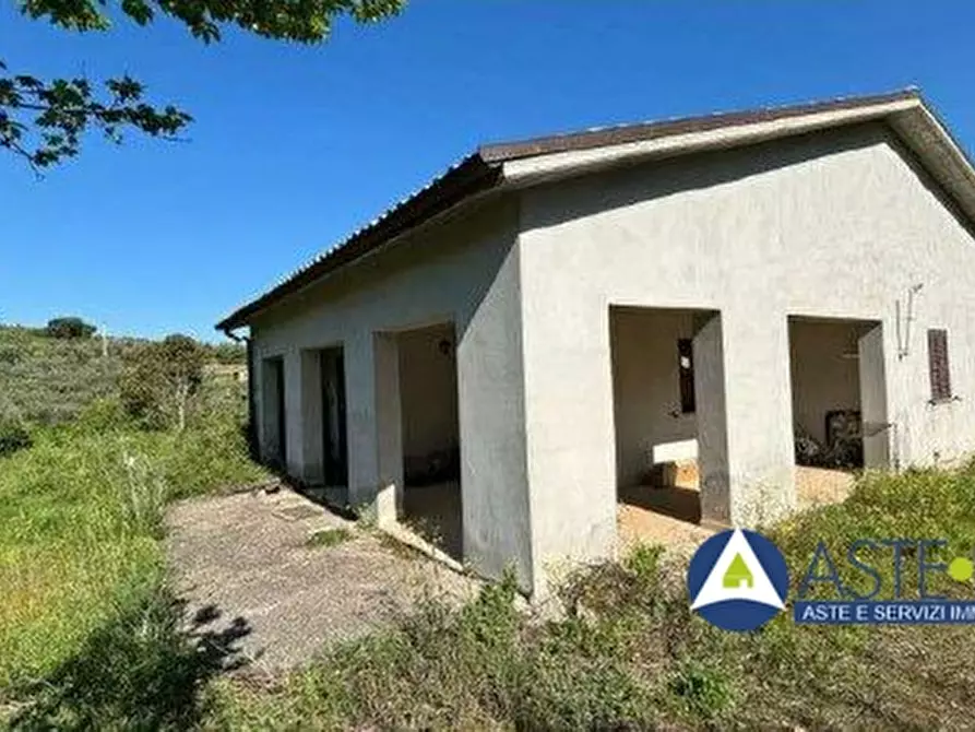 Immagine 1 di Villa in vendita  a Soriano Nel Cimino