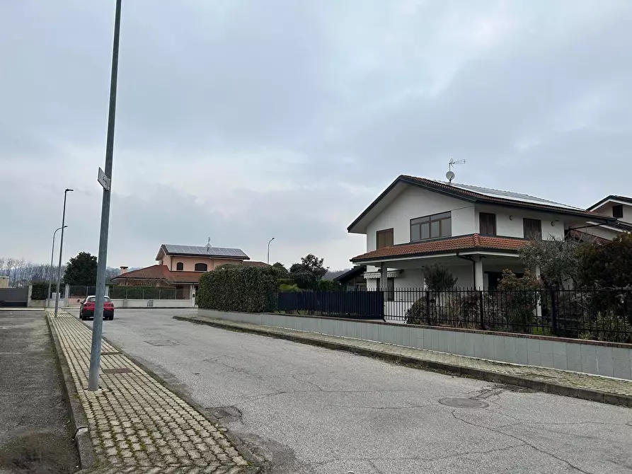 Immagine 3 di Villa in vendita  10 a Bruino