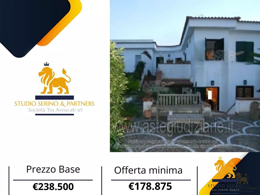 Immagine 1 di Villa in vendita  170 a Giugliano In Campania