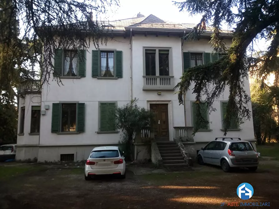 Immagine 1 di Villa in vendita  10 a Reggio Nell'emilia