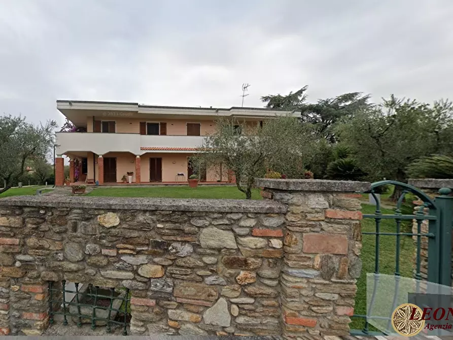 Immagine 3 di Villa in vendita  116 a Montignoso