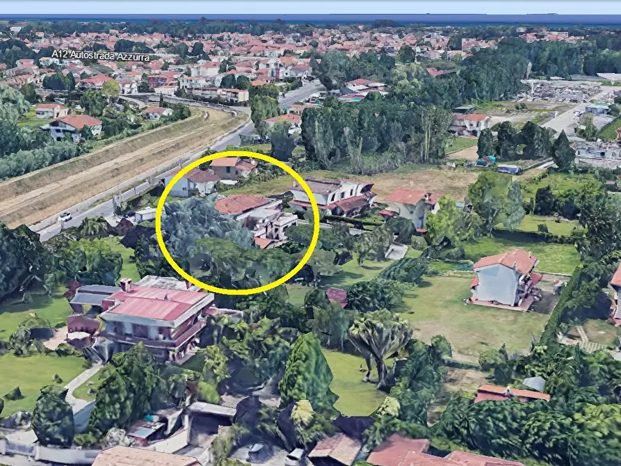 Immagine 2 di Villa in vendita  116 a Montignoso