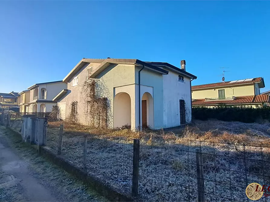 Immagine 2 di Villa in vendita  s.n.c. a Villafranca In Lunigiana