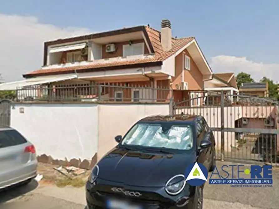 Immagine 1 di Villetta a schiera in vendita  66 a Ardea