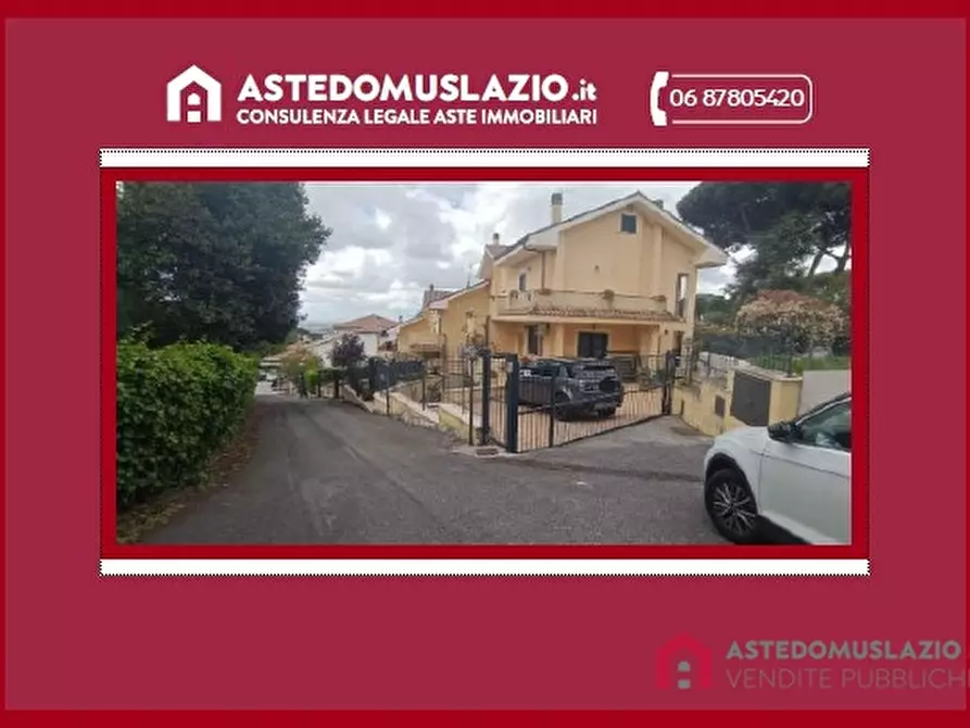 Immagine 1 di Villa in vendita  8 a Albano Laziale