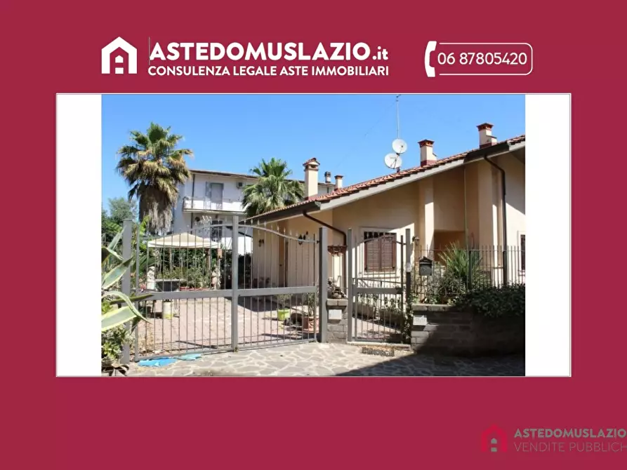 Immagine 1 di Villa in vendita  169 a Roma