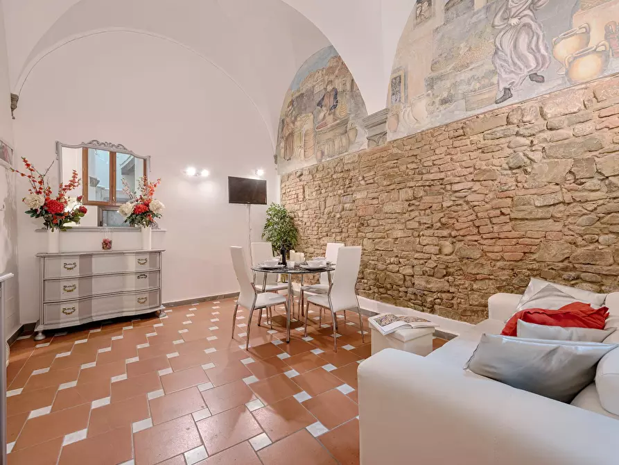 Appartamento in affitto in Borgo Tegolaio a Firenze