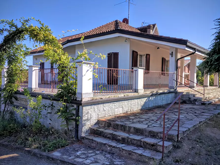 Casa indipendente in affitto in Strada Castelletto a Calliano