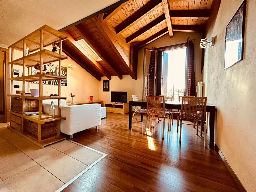Appartamento in affitto in Via Magenta a Varese