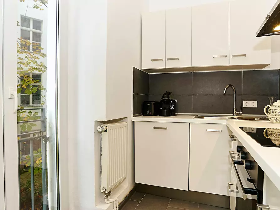 Immagine 4 di Appartamento in affitto  in Weimarer Straße a Berlin