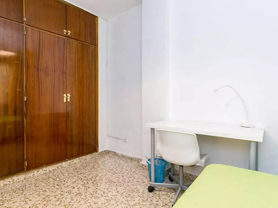 Immagine 2 di Camera in affitto  in Calle Pedro Antonio de Alarcón a Granada