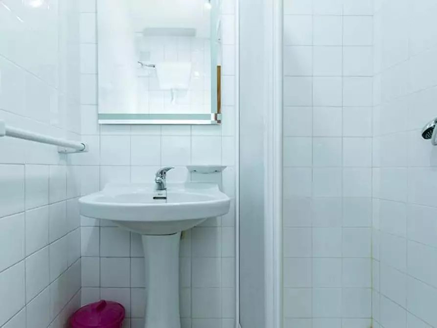 Immagine 3 di Camera in affitto  in Calle Pedro Antonio de Alarcón a Granada