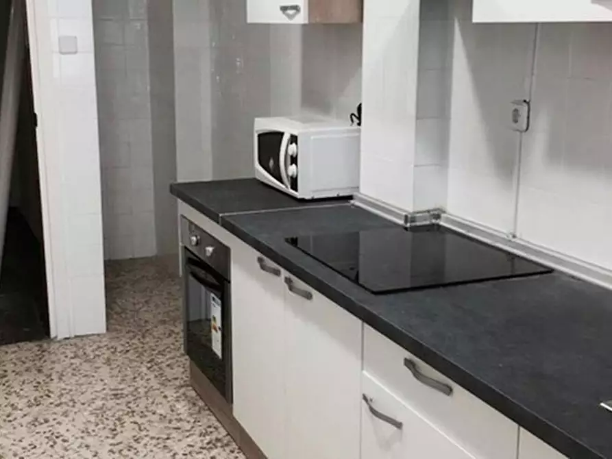 Immagine 10 di Camera in affitto  in Calle Pedro Antonio de Alarcón a Granada