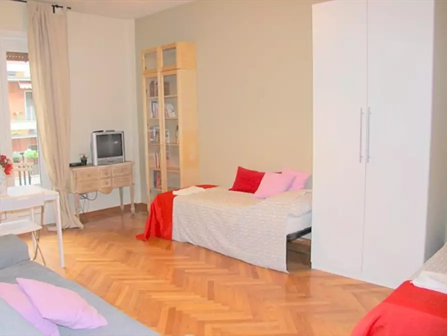 Immagine 2 di Camera condivisa in affitto  in Via Stendhal a Milano