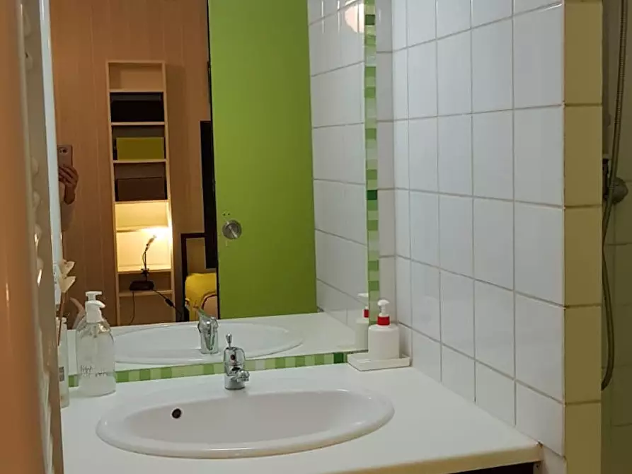 Immagine 5 di Appartamento in affitto  in Rue Mazagran a Bordeaux