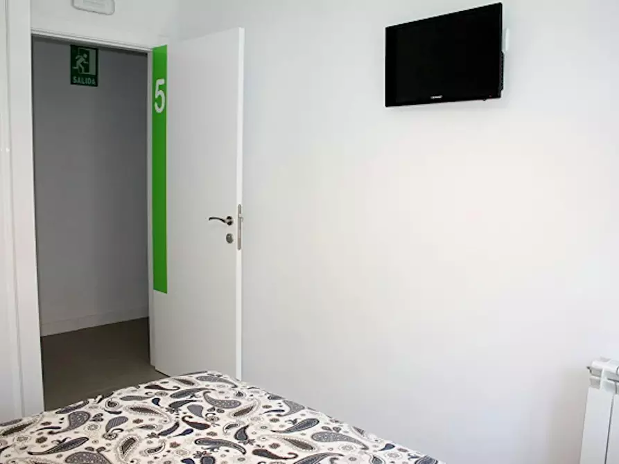 Immagine 5 di Camera in affitto  in Calle del Arenal a Madrid