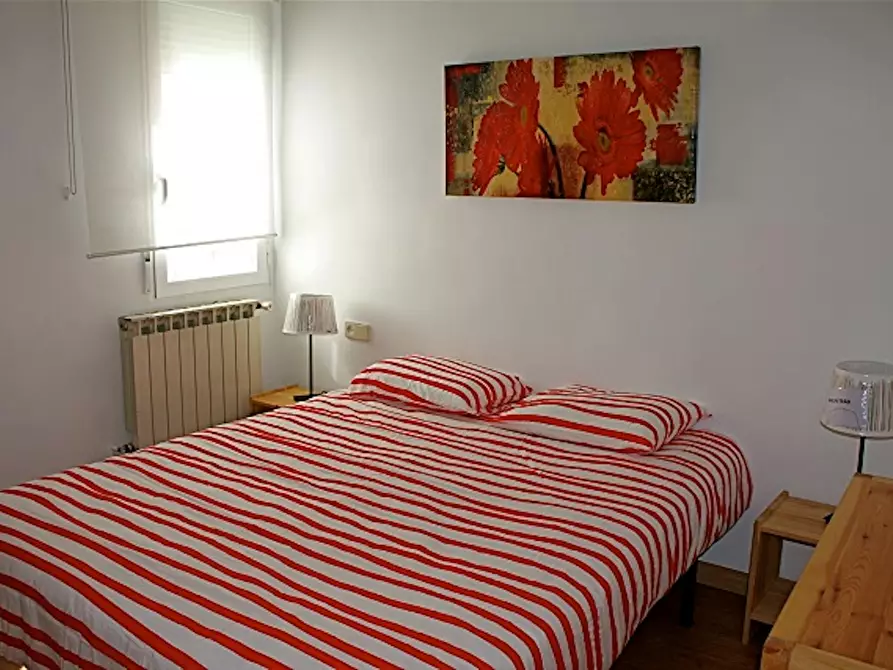 Immagine 1 di Camera in affitto  in Ronda de Segovia a Madrid