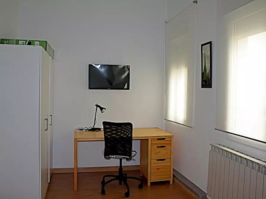 Immagine 3 di Camera in affitto  in Ronda de Segovia a Madrid