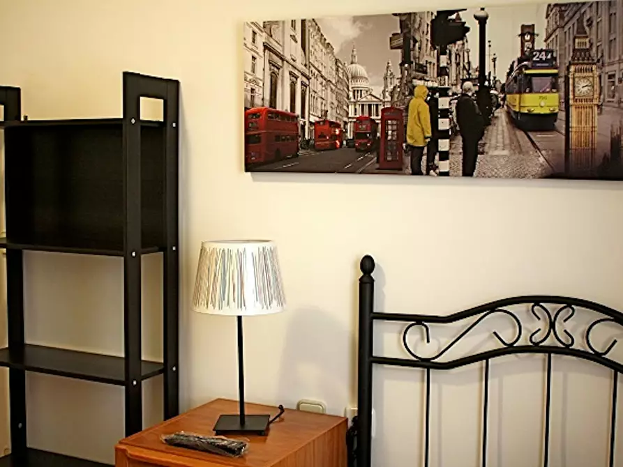 Immagine 2 di Camera in affitto  in Ronda de Segovia a Madrid