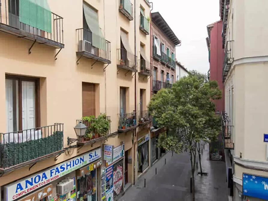 Immagine 9 di Camera in affitto  in Calle del Mesón de Paredes a Madrid