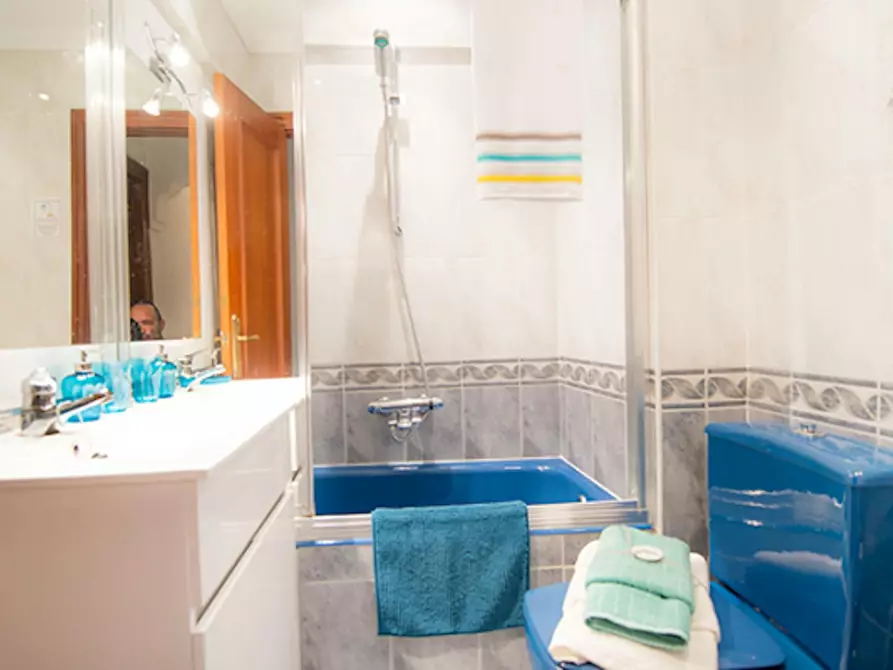 Immagine 8 di Camera in affitto  in Maurice Ravel Etorbidea a Bilbao