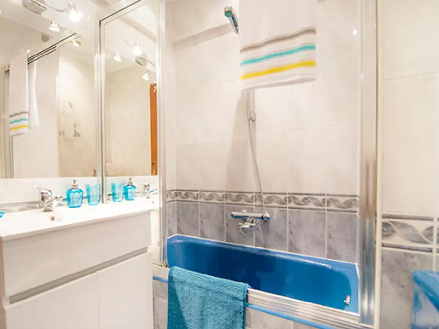 Immagine 6 di Camera in affitto  in Maurice Ravel Etorbidea a Bilbao