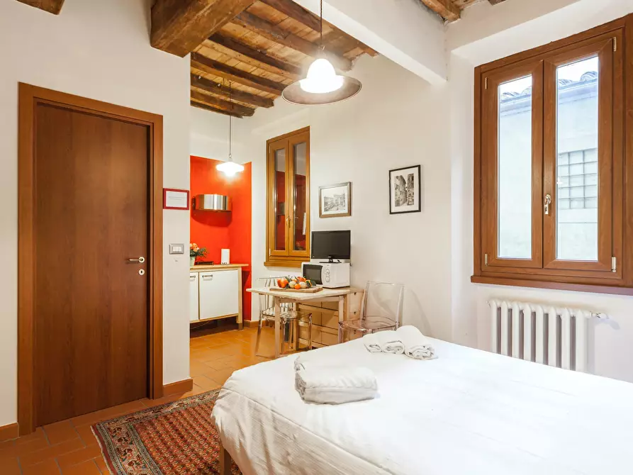 Immagine 1 di Appartamento in affitto  in Via Dante Alighieri a Firenze