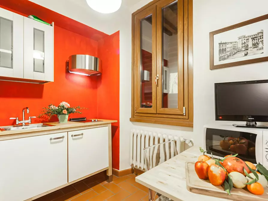 Immagine 9 di Appartamento in affitto  in Via Dante Alighieri a Firenze