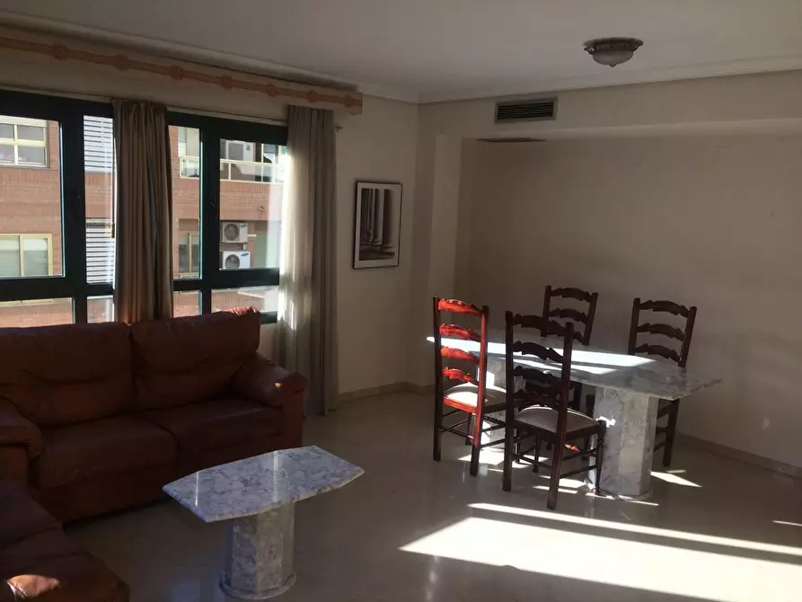 Immagine 2 di Camera in affitto  in Avinguda de l'Institut Obrer de Valèncià a Valencia