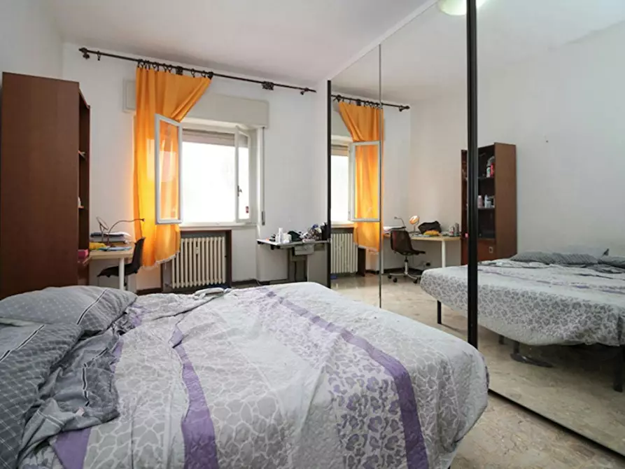 Immagine 1 di Camera in affitto  in Via Innocenzo Isimbardi a Milano