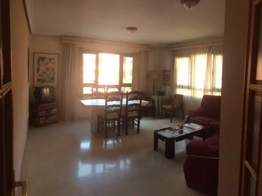 Immagine 5 di Camera in affitto  in Avinguda de l'Institut Obrer de València a Valencia