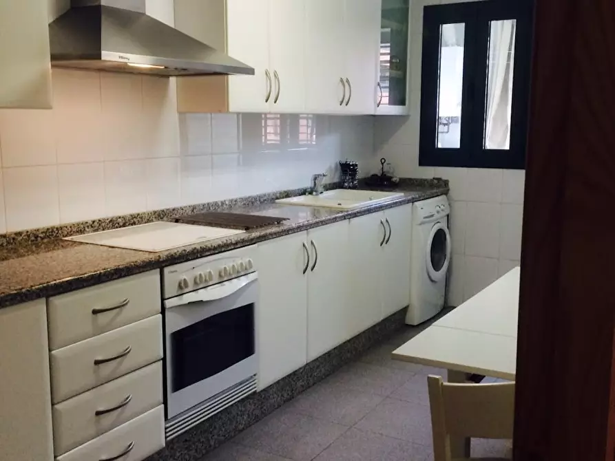 Immagine 6 di Camera in affitto  in Avinguda de l'Institut Obrer de València a Valencia