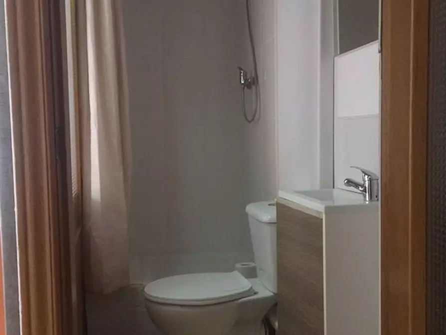 Immagine 7 di Camera in affitto  in Avinguda de l'Institut Obrer de València a Valencia