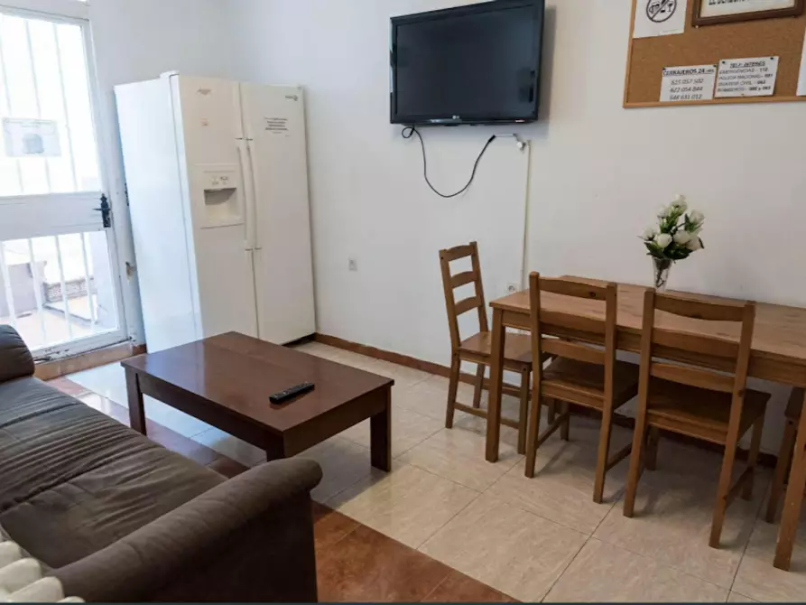 Immagine 6 di Camera in affitto  in Avenida de los Toreros a Madrid