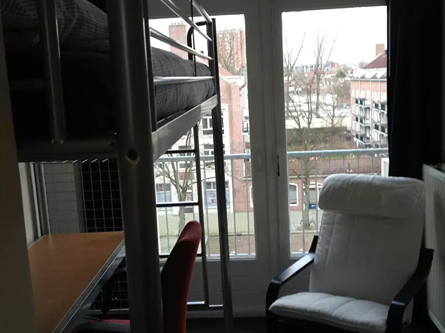 Immagine 1 di Camera in affitto  in Oostzeedijk a Rotterdam