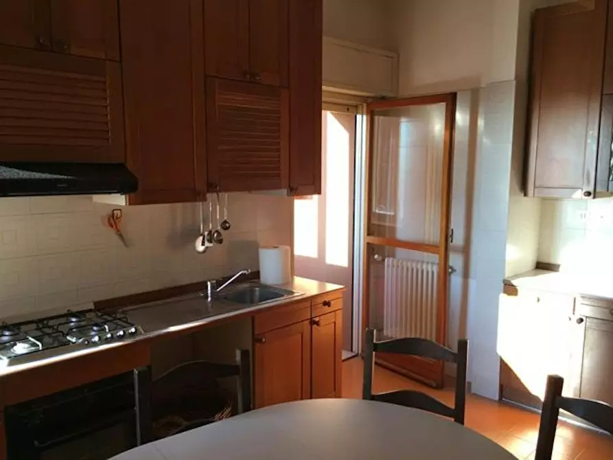 Immagine 5 di Camera in affitto  in Via San Donato a Bologna