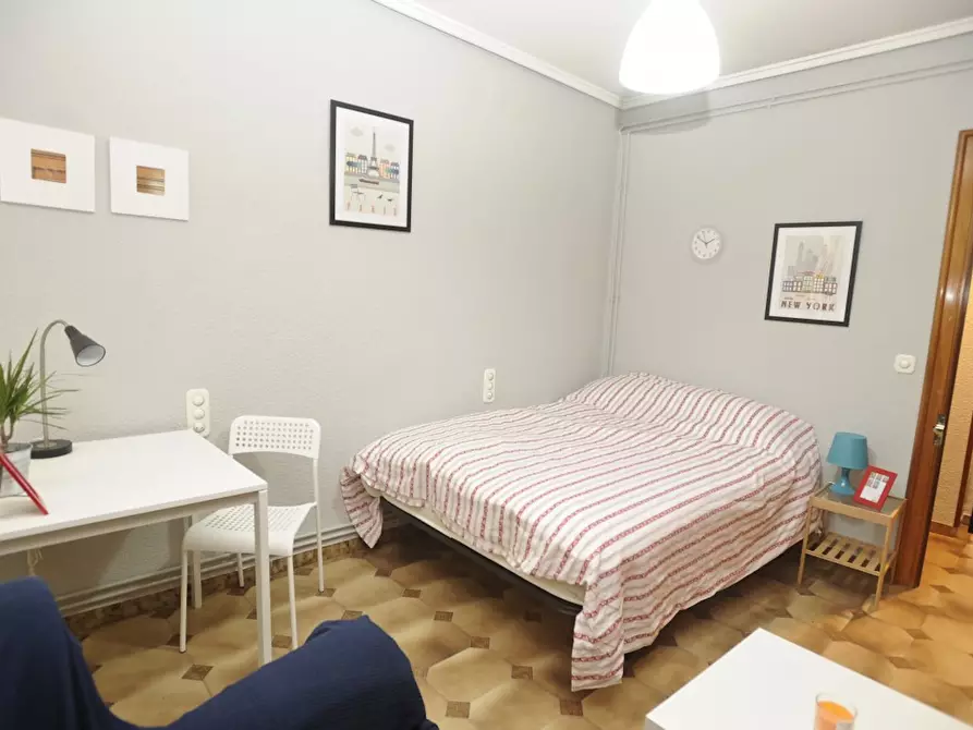 Immagine 1 di Camera in affitto  in Carrer Mestre Palau a Valencia