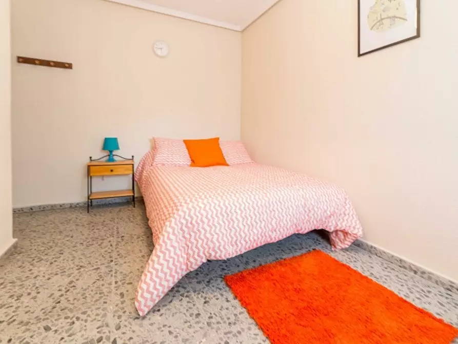 Immagine 1 di Camera in affitto  in Carrer de la República Argentina a Valencia