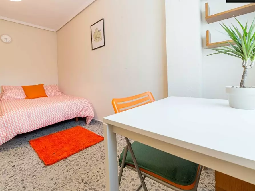 Immagine 3 di Camera in affitto  in Carrer de la República Argentina a Valencia