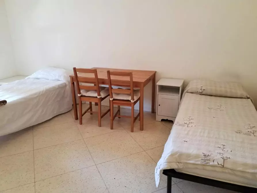 Immagine 2 di Camera condivisa in affitto  in Via Gentilino a Milano