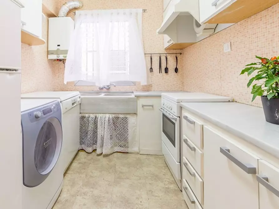 Immagine 4 di Camera in affitto  in Calle Oriente a Valencia