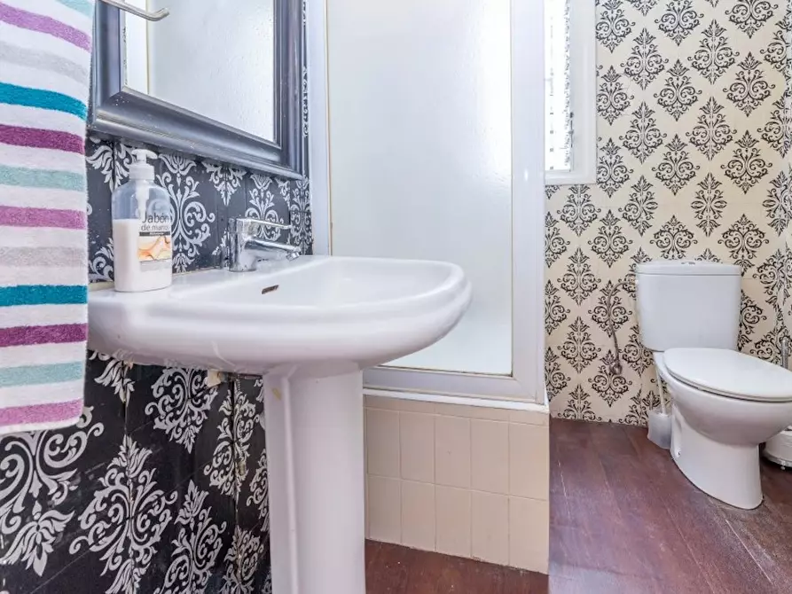 Immagine 7 di Camera in affitto  in Calle Oriente a Valencia