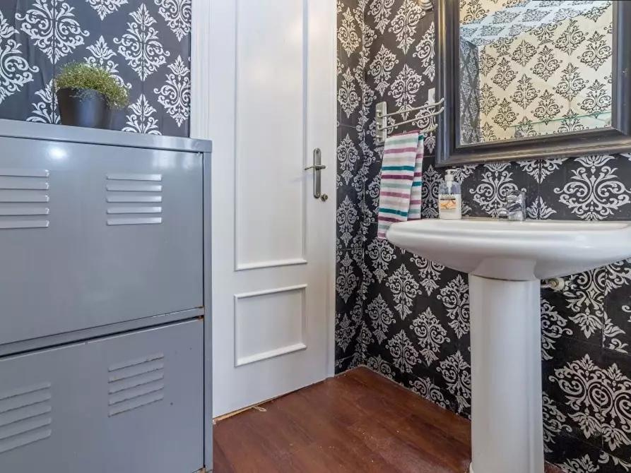 Immagine 9 di Camera in affitto  in Calle Oriente a Valencia