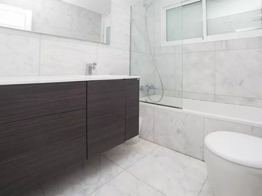 Immagine 9 di Camera in affitto  in Carrer de Dénia a Valencia