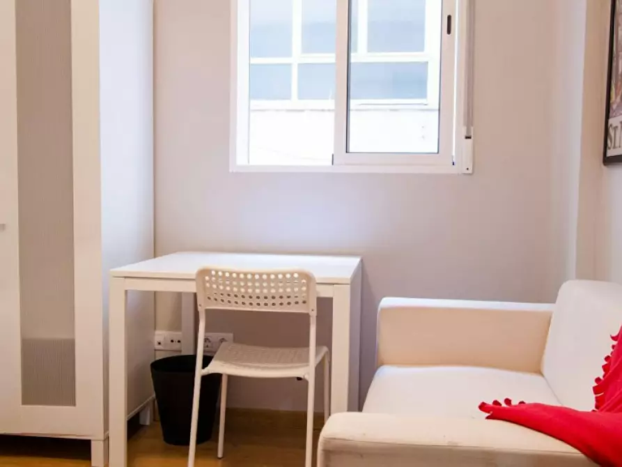 Immagine 2 di Camera in affitto  in Carrer de les Garrigues a Valencia