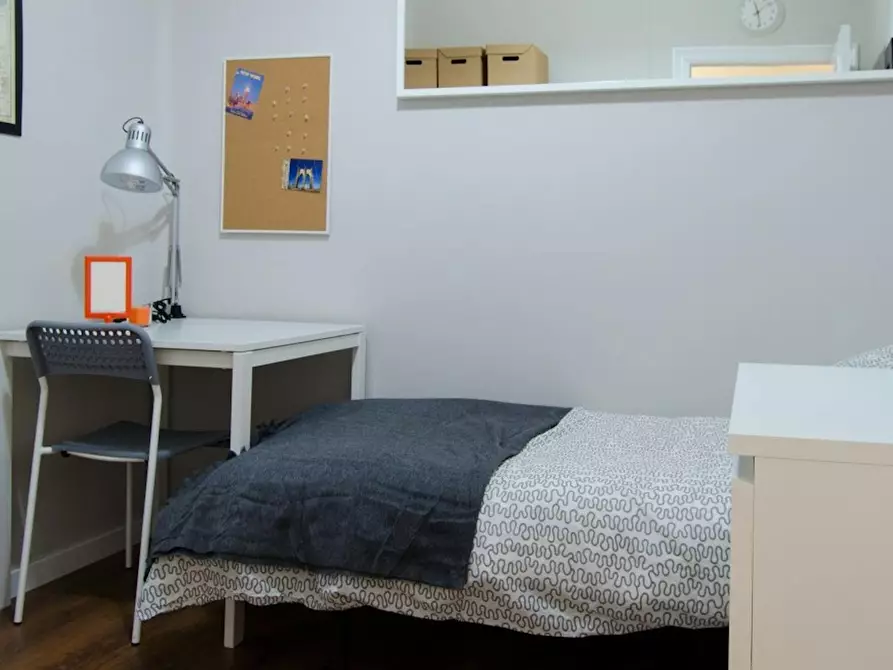 Immagine 2 di Camera in affitto  in Carrer de Joaquín Costa a Valencia