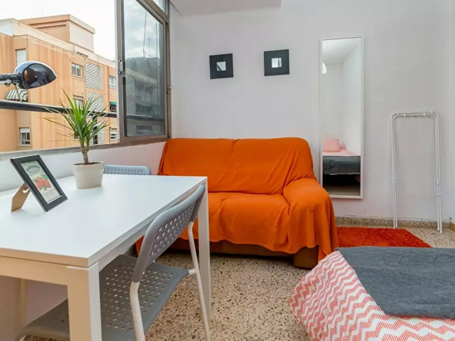 Immagine 3 di Camera in affitto  in Carrer del Poeta Mas i Ros a Valencia