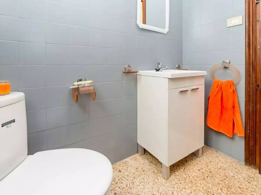 Immagine 5 di Camera in affitto  in Carrer del Poeta Mas i Ros a Valencia